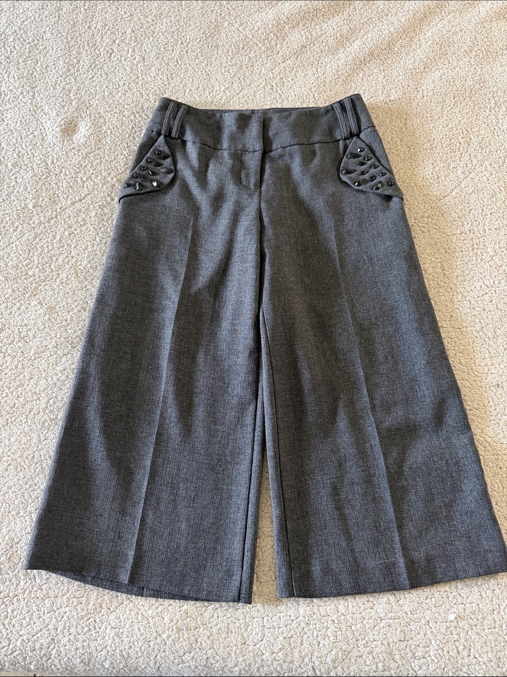 A. Byer Dark Gray Y2K Gaucho Cropped Trousers with Studded Pockets size 5
